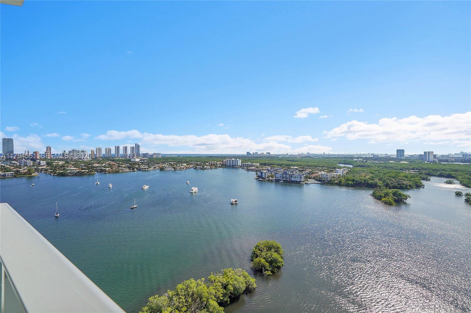 17111 Biscayne Boulevard, Unit 2208 Aventura, FL 33160 - Photo 2 of 27