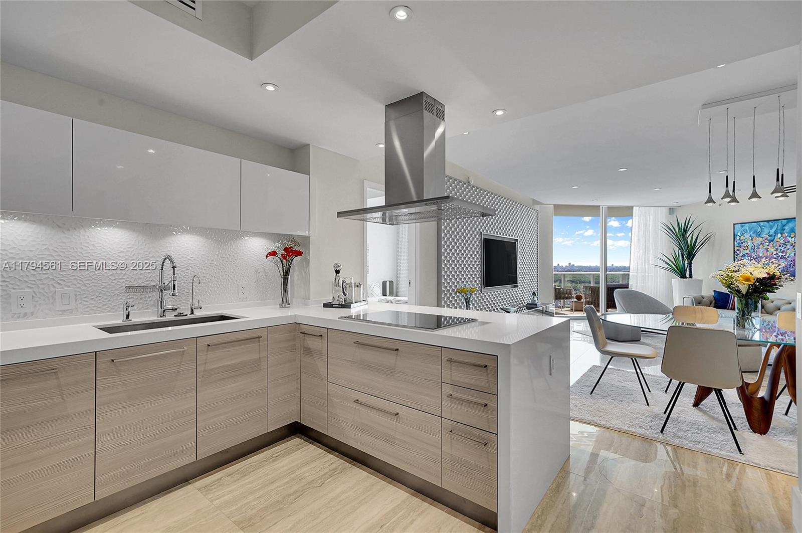 17111 Biscayne Boulevard, Unit 2208 Aventura, FL 33160 - Photo 6 of 27