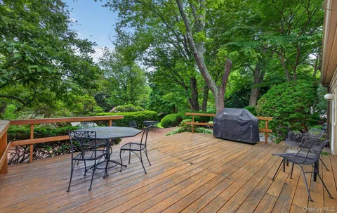 $2,050,000 | 19 Seward Drive, Woodbury, NY 11797