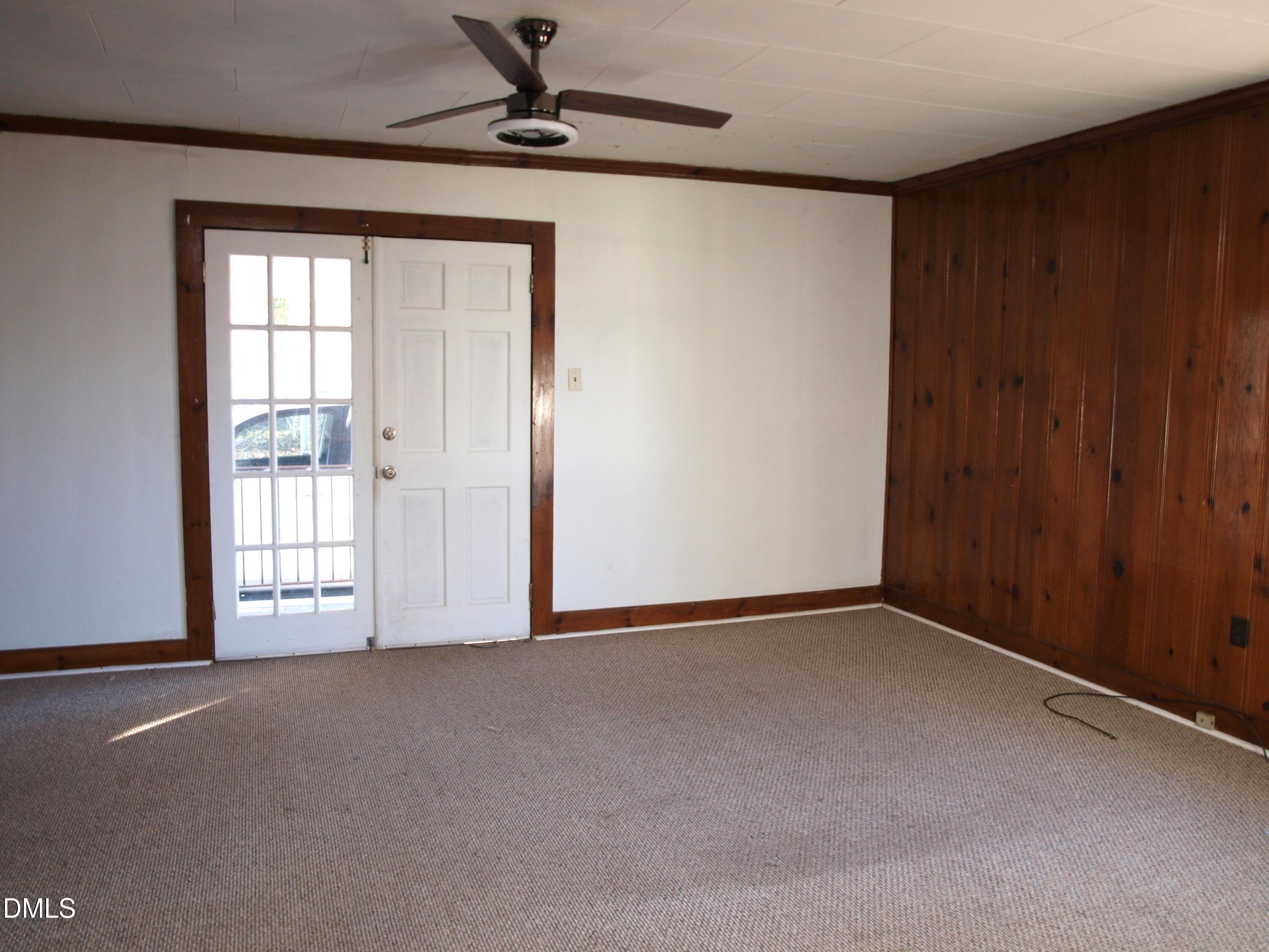 336 Vicksboro Road Henderson, NC 27536 - Photo 7 of 15 living room 2