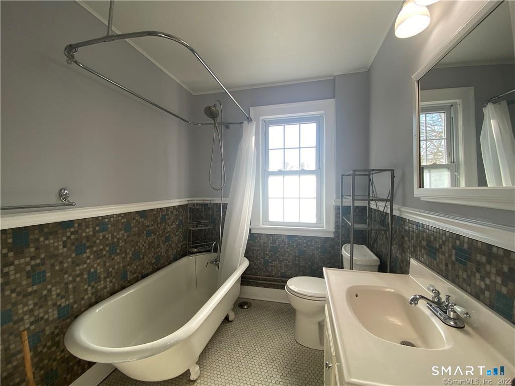 71 Fennbrook Road West Hartford, CT 06119 - Photo 19 of 27