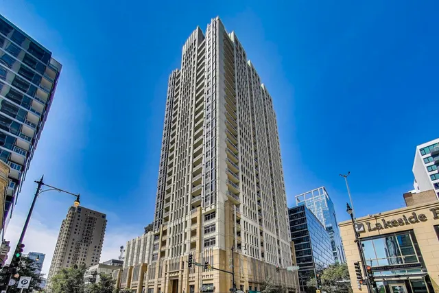 $405,000 | 1400 South Michigan Avenue, Unit 1609, Chicago, IL 60605