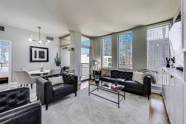 $405,000 | 1400 South Michigan Avenue, Unit 1609, Chicago, IL 60605