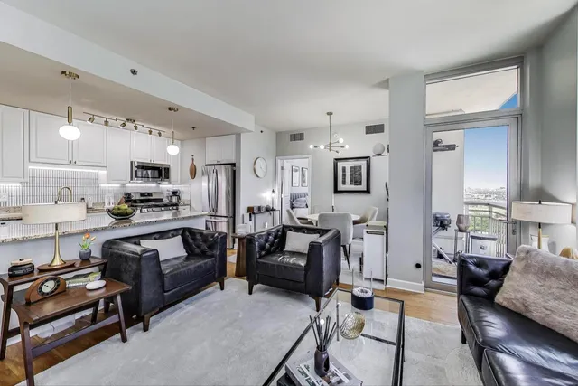 $405,000 | 1400 South Michigan Avenue, Unit 1609, Chicago, IL 60605