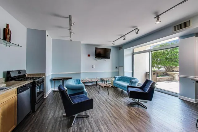 $405,000 | 1400 South Michigan Avenue, Unit 1609, Chicago, IL 60605