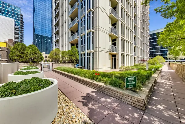 $405,000 | 1400 South Michigan Avenue, Unit 1609, Chicago, IL 60605