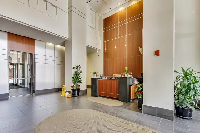 $405,000 | 1400 South Michigan Avenue, Unit 1609, Chicago, IL 60605