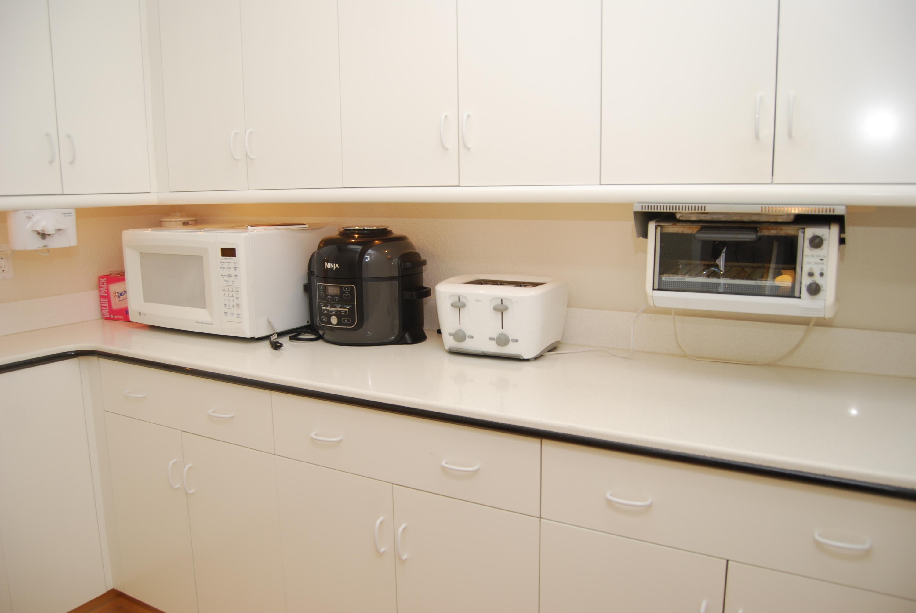 N6715 County Rd I Fredonia, WI 53021 - Photo 7 of 61 WI Pantry