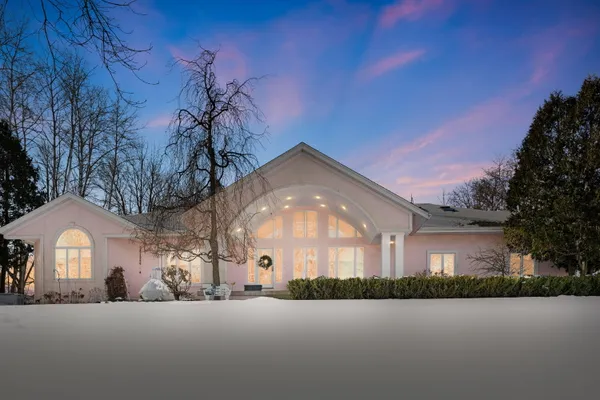 $979,850 | N6715 County Rd I, Fredonia, WI 53021