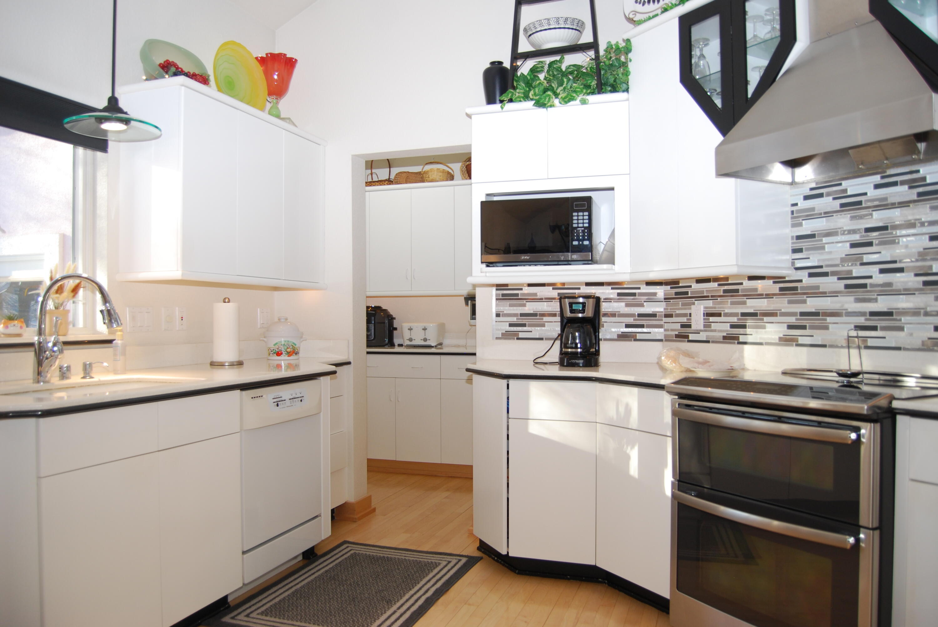 N6715 County Rd I Fredonia, WI 53021 - Photo 35 of 61 Kitchen to WI pantry