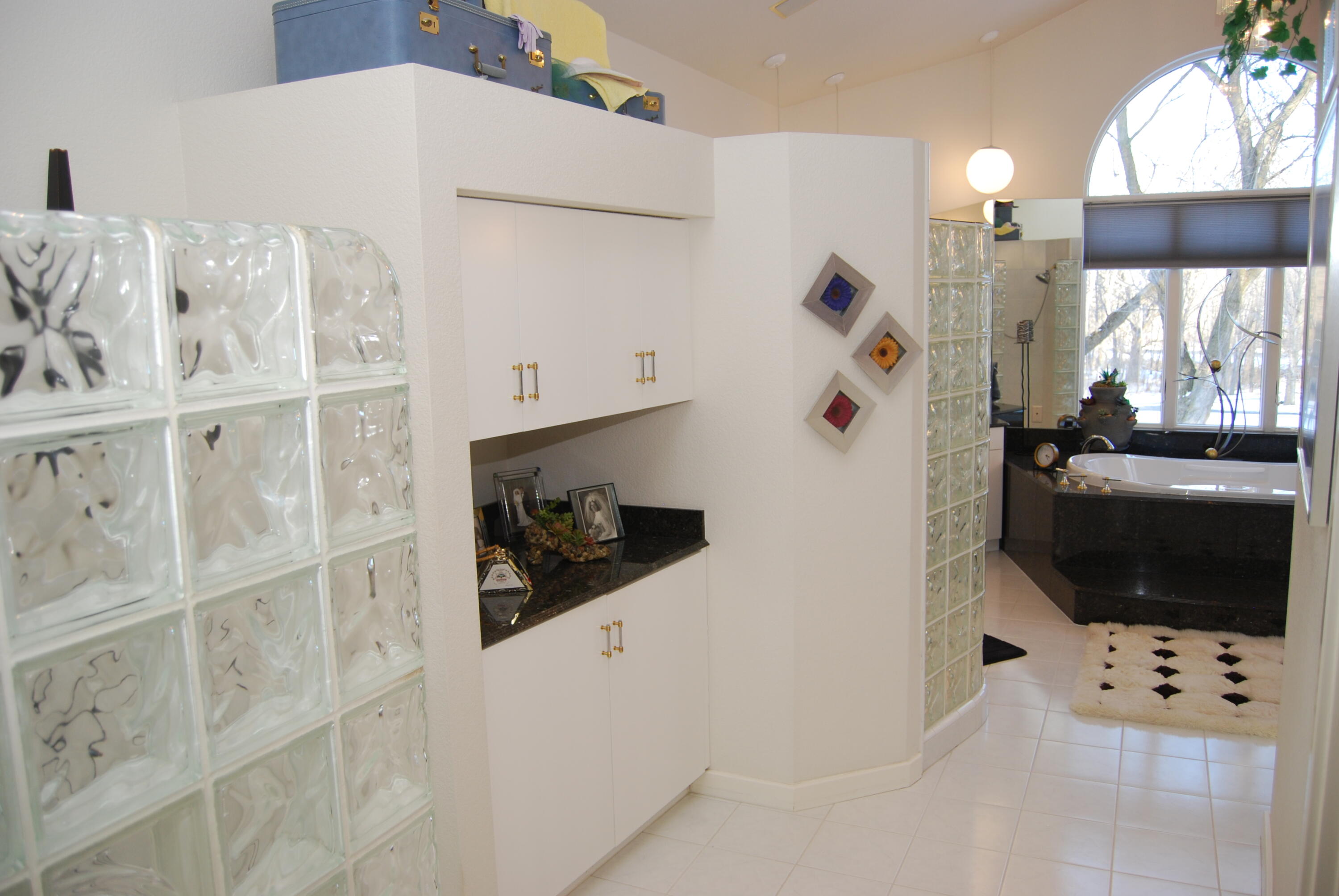 N6715 County Rd I Fredonia, WI 53021 - Photo 36 of 61 Enter Master bath