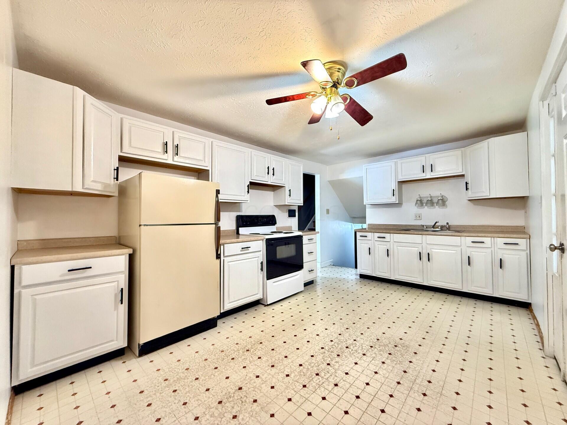 3863 Edendale Road Columbus, OH 43207 - Photo 13 of 16 kitchen 2