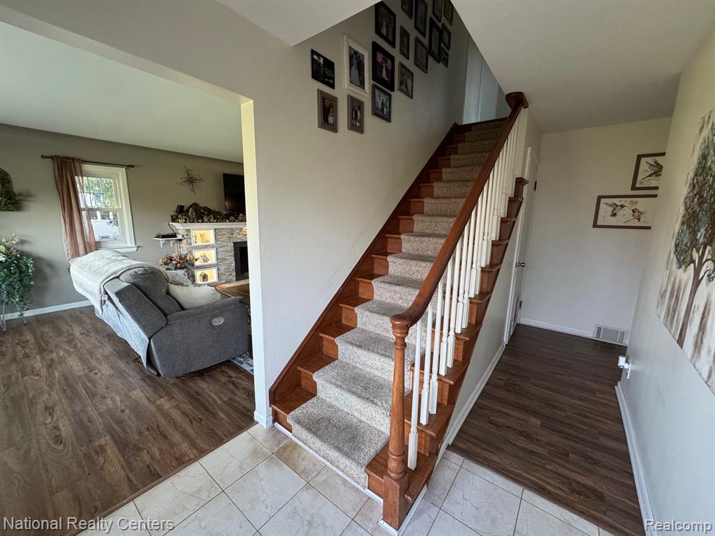 22505 Meridian Road Grosse Ile, MI 48138 - Photo 3 of 12 Gallery Image 3