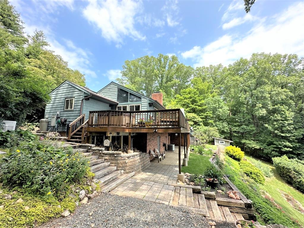 972 Rhododendron Road Hillsville, VA 24343 - Photo 7 of 75 Gallery Image 7