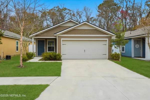 $2,000 | 7862 Meadow Walk Lane, Jacksonville, FL 32256