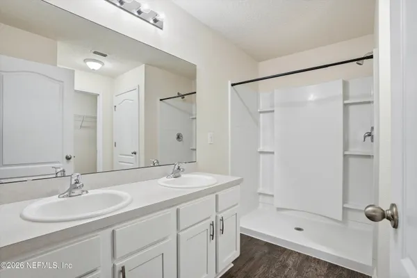 $2,000 | 7862 Meadow Walk Lane, Jacksonville, FL 32256