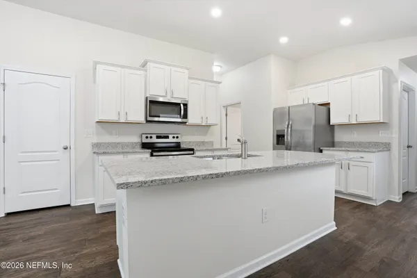 $2,000 | 7862 Meadow Walk Lane, Jacksonville, FL 32256