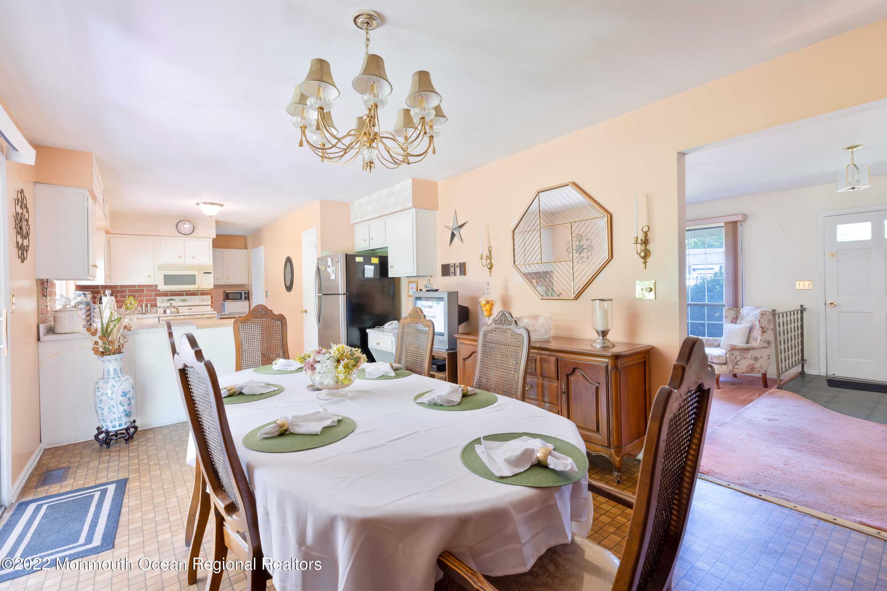 18 Hampton Drive Jackson, NJ 08527 - Photo 5 of 15 6