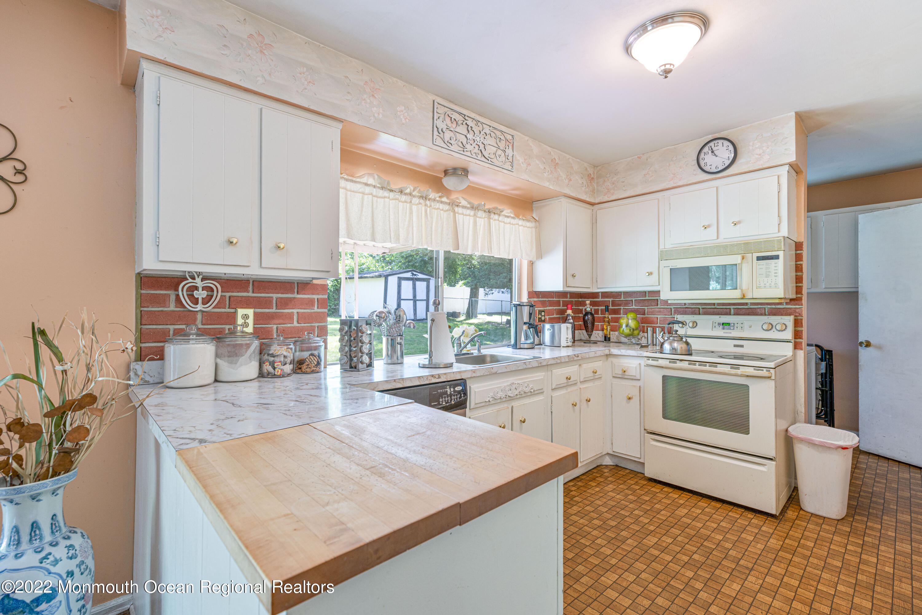 18 Hampton Drive Jackson, NJ 08527 - Photo 6 of 15 7