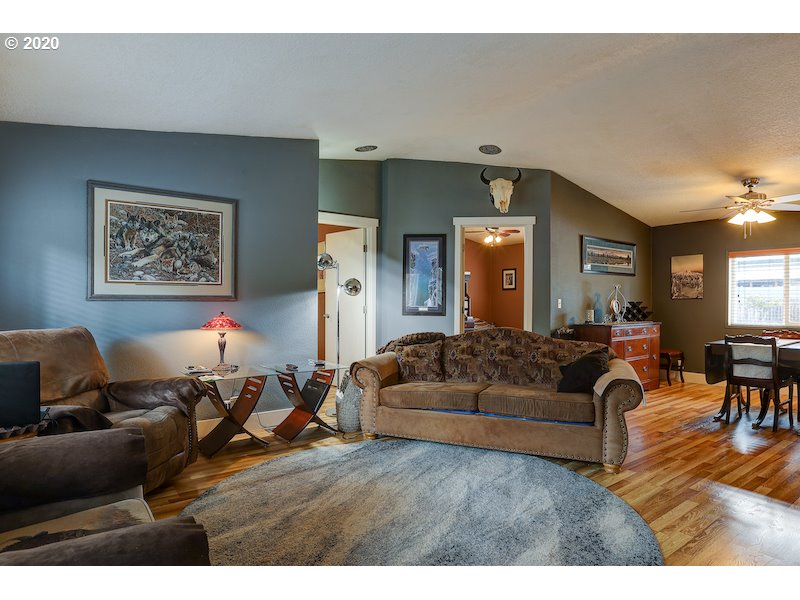 152049 Conestoga Road La Pine, OR 97739 - Photo 7 of 32 Gallery Image 7