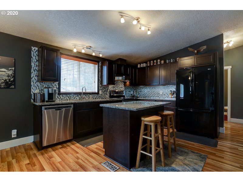 152049 Conestoga Road La Pine, OR 97739 - Photo 8 of 32 Gallery Image 8
