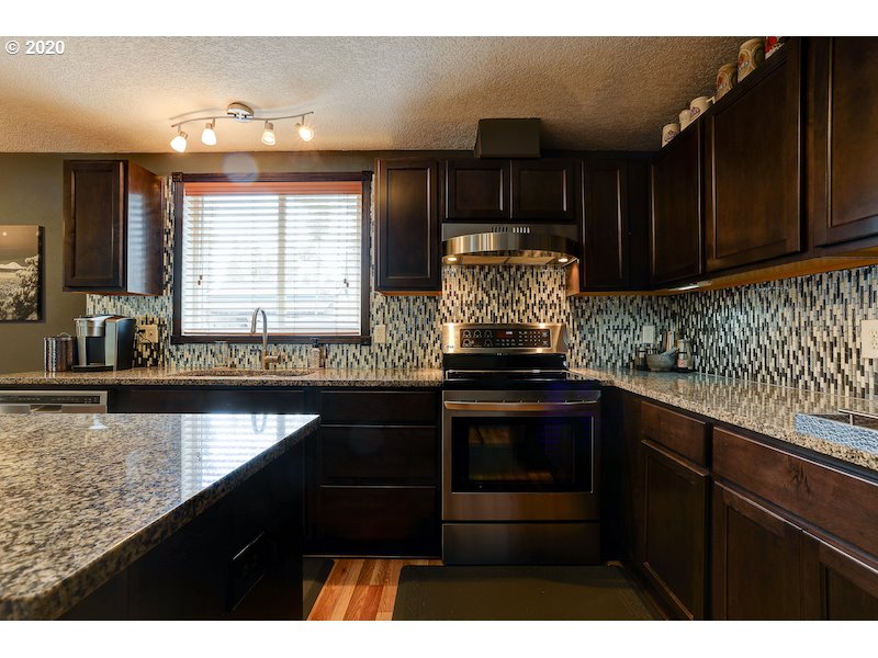 152049 Conestoga Road La Pine, OR 97739 - Photo 9 of 32 Gallery Image 9