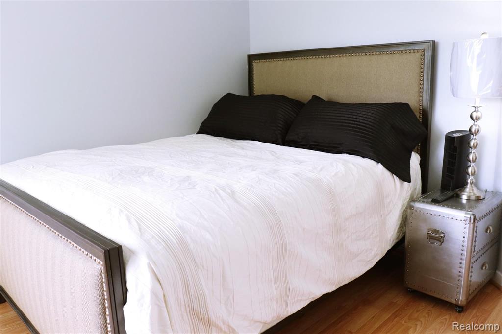 237 Oak Ridge Drive Pontiac, MI 48341 - Photo 16 of 22 Gallery Image 16