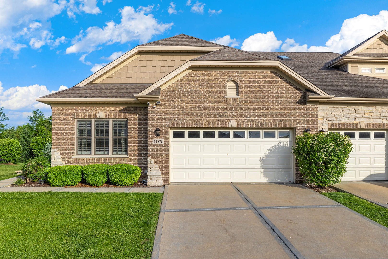 12876 Rosa Lane Lemont, IL 60439 - Photo 1 of 64