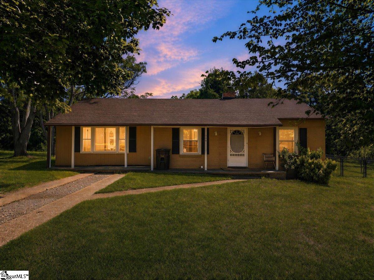 307 South Elm Street Pendleton, SC 29670 - Photo 1 of 47