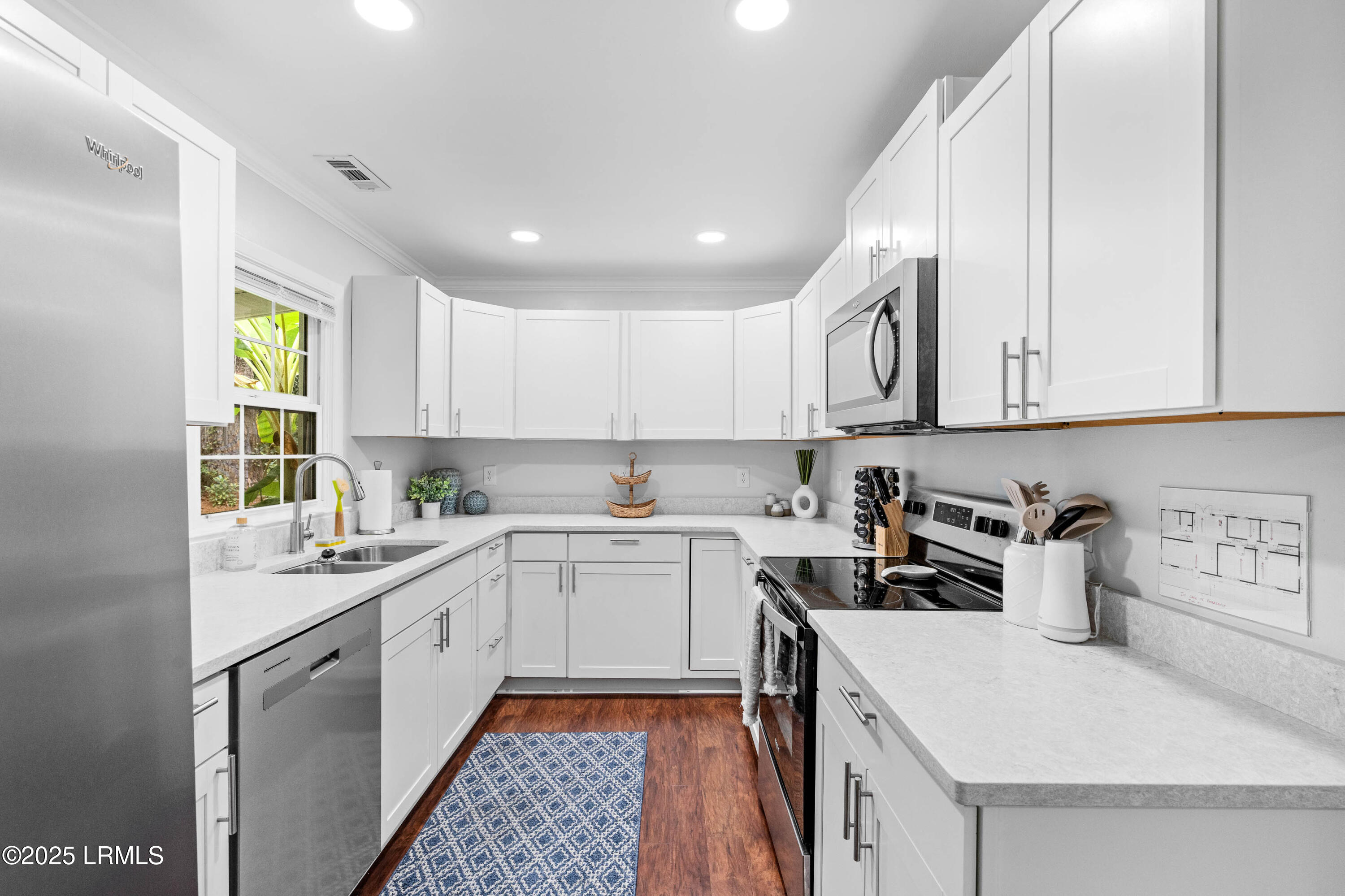 2504 State Rd S-7-276 Beaufort, SC 29902 - Photo 12 of 37 2504 Duncan-11