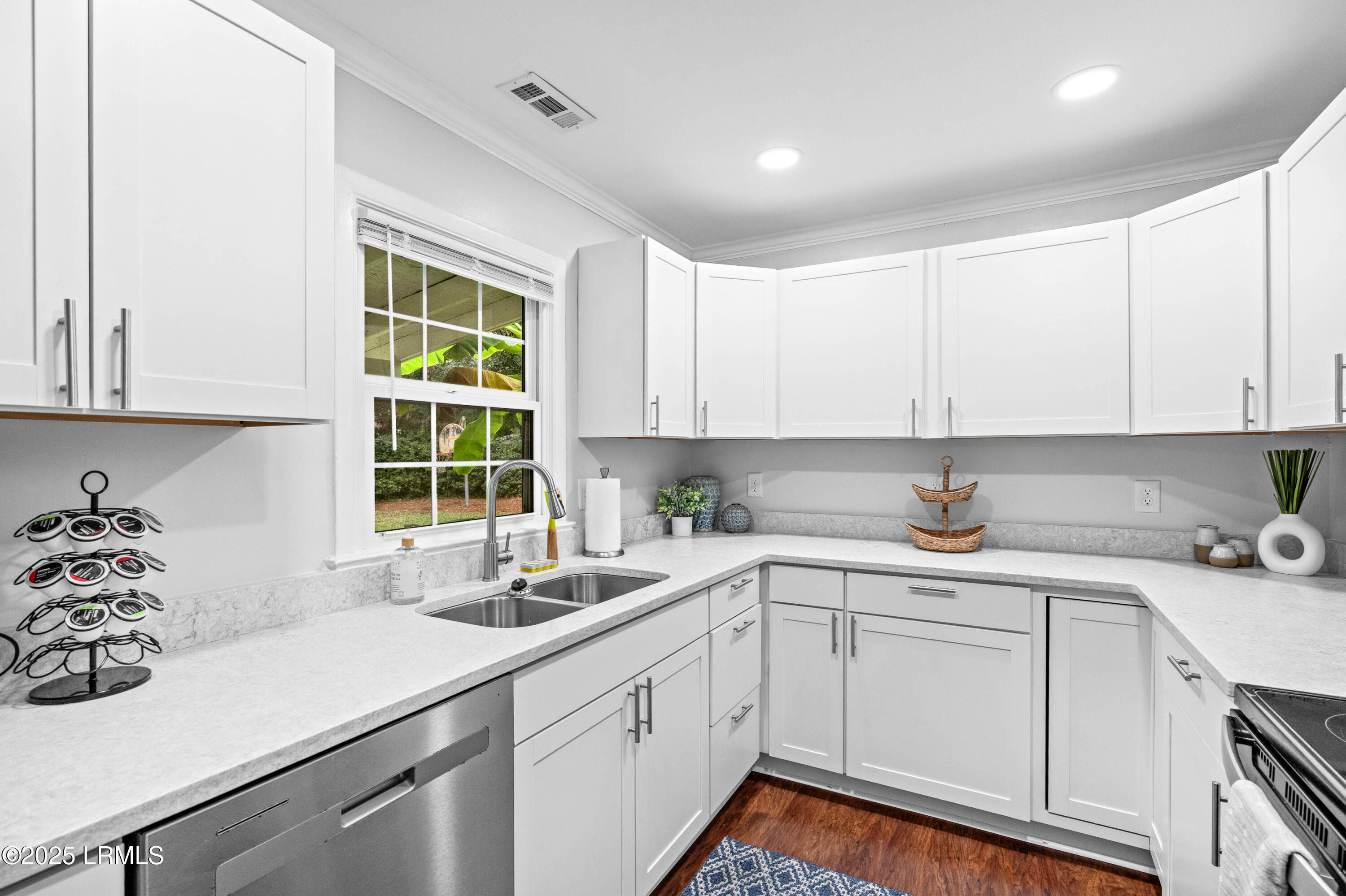 2504 State Rd S-7-276 Beaufort, SC 29902 - Photo 14 of 37 2504 Duncan-13