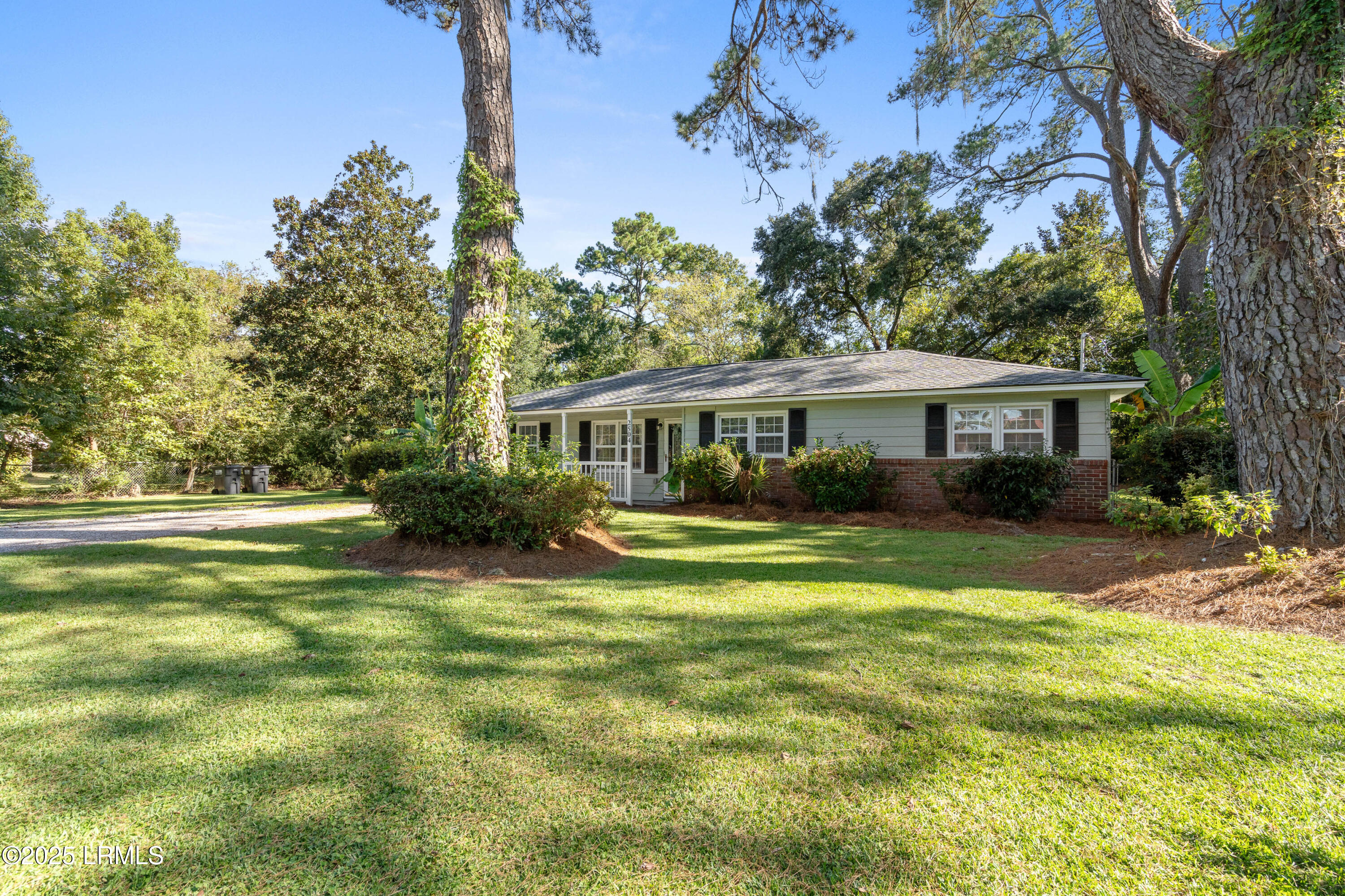 2504 State Rd S-7-276 Beaufort, SC 29902 - Photo 4 of 37 2504 Duncan Extra-3