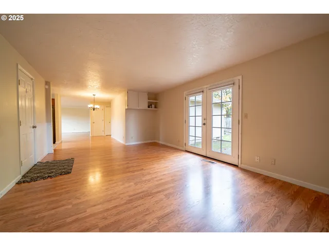 $399,900 | 4555 Swallow Court Northeast, Salem, OR 97301