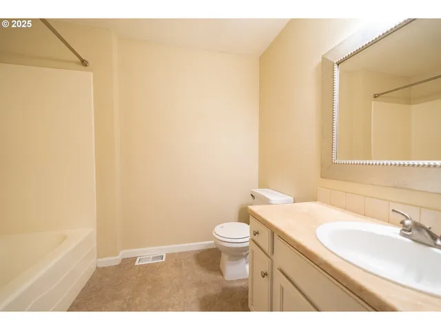 $399,900 | 4555 Swallow Court Northeast, Salem, OR 97301