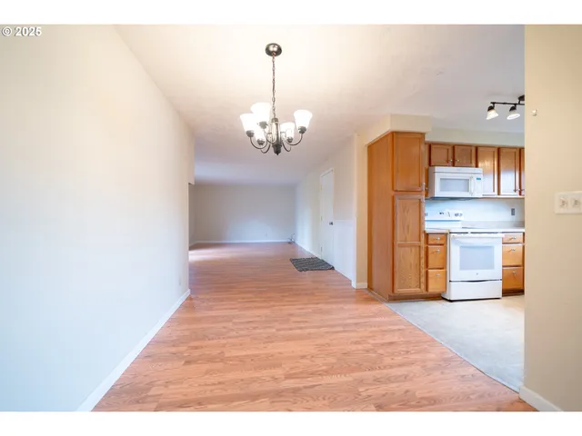 $399,900 | 4555 Swallow Court Northeast, Salem, OR 97301