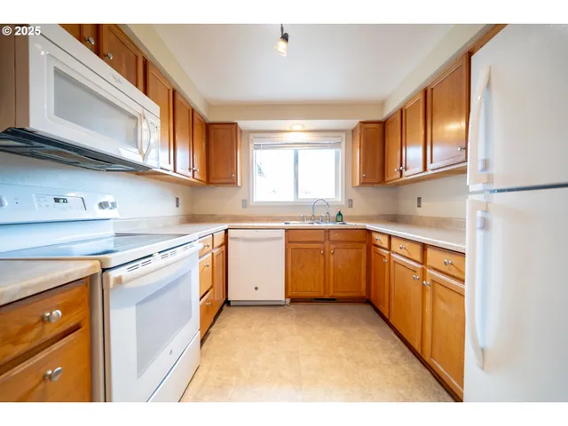 $399,900 | 4555 Swallow Court Northeast, Salem, OR 97301