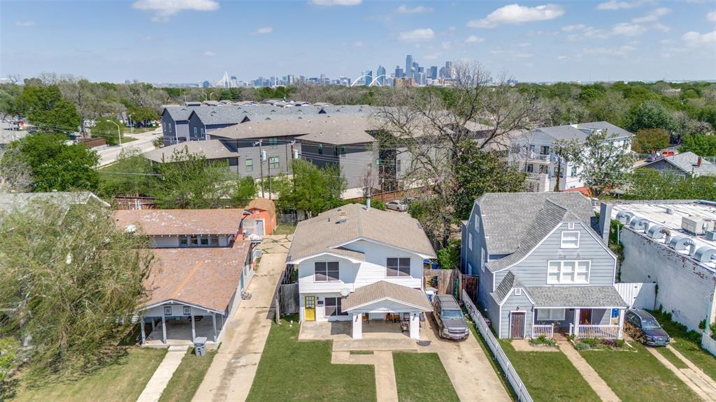 1015 Kings Highway Dallas, TX 75208 - Photo 13 of 15 a view of a city with a building in the background