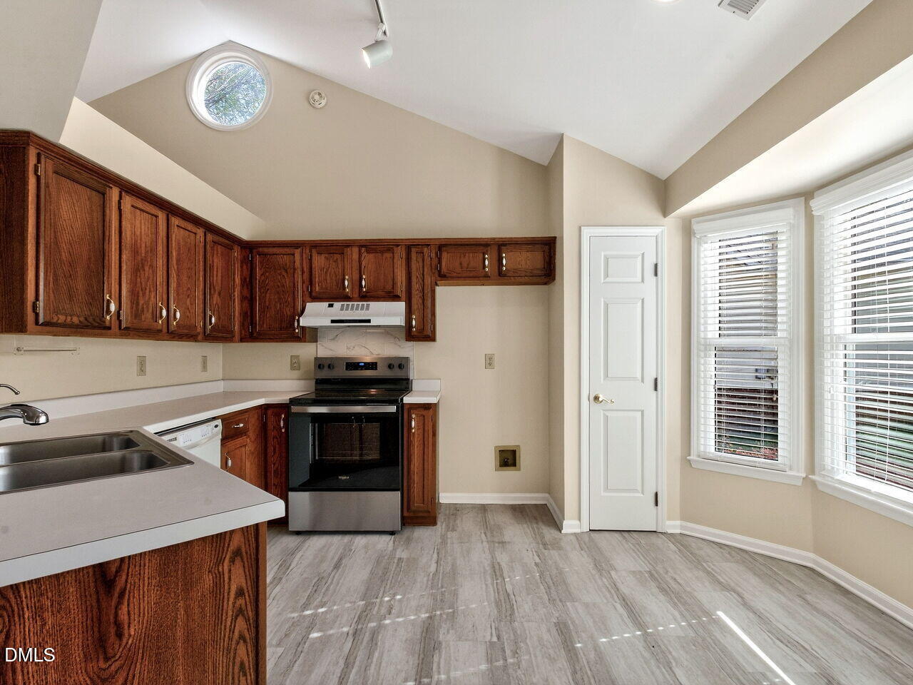 106 Majnun Lane Cary, NC 27513 - Photo 13 of 34 013-1280x960-kitchen