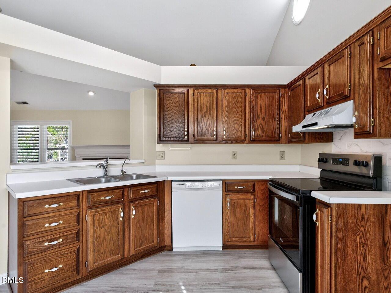 106 Majnun Lane Cary, NC 27513 - Photo 15 of 34 015-1280x960-kitchen