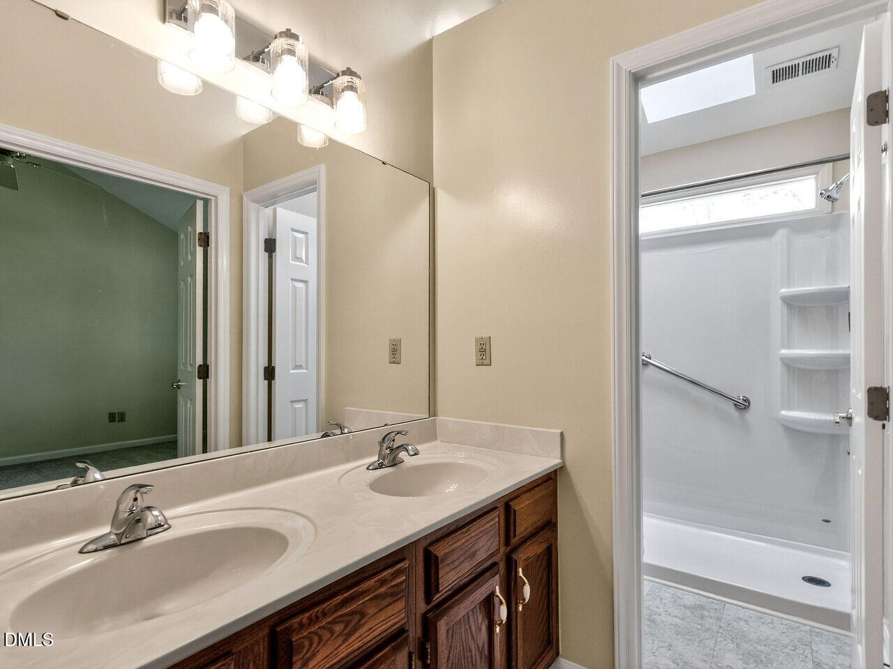 106 Majnun Lane Cary, NC 27513 - Photo 21 of 34 021-1280x960-primary-bath