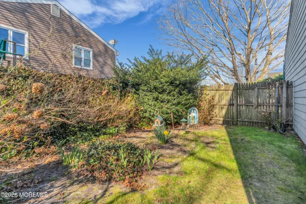 $615,000 | 521 Dorothy Place, Brick, NJ 08723