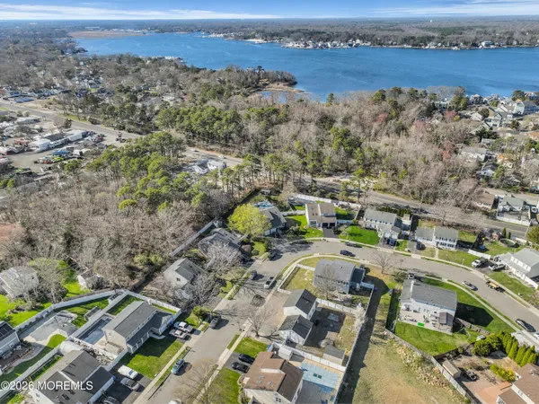$615,000 | 521 Dorothy Place, Brick, NJ 08723