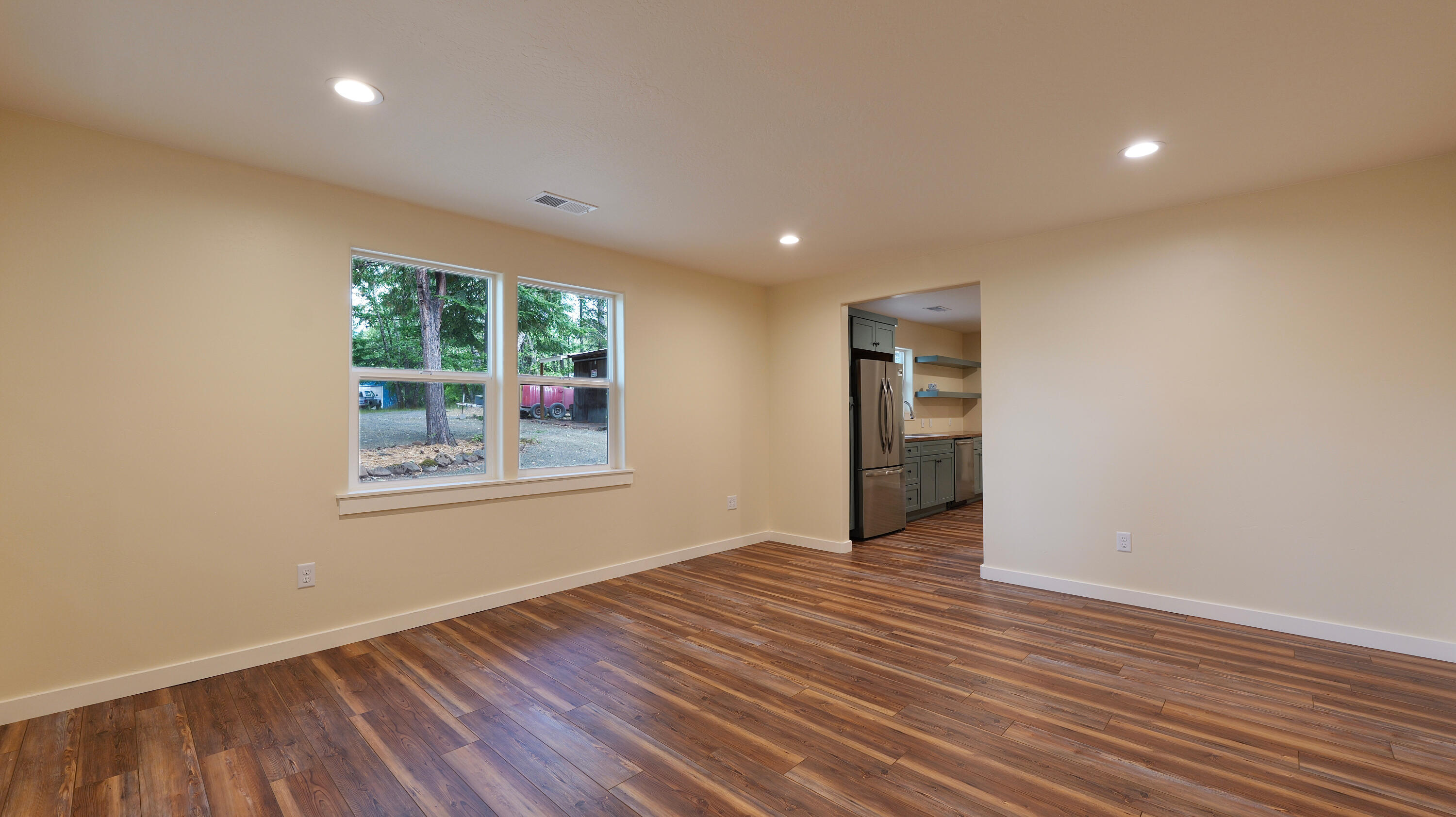 769 Mather Road Prospect, OR 97536 - Photo 5 of 70 Living Room