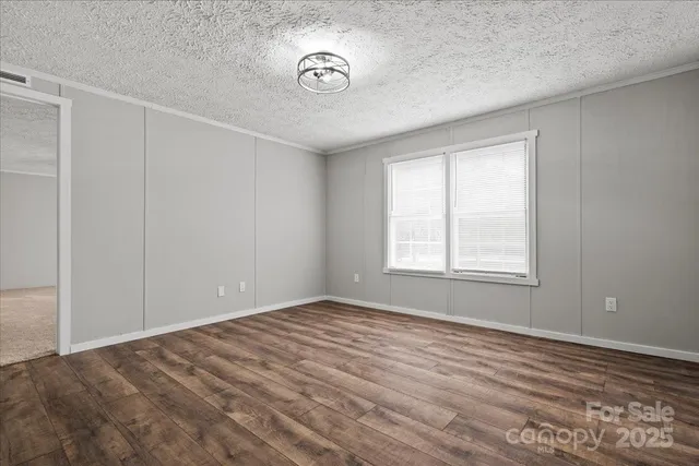 a view of empty room with window