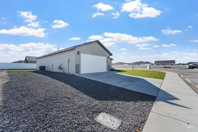 $375,999 | 435 Rock Dove Loop, Twin Falls, ID 83301
