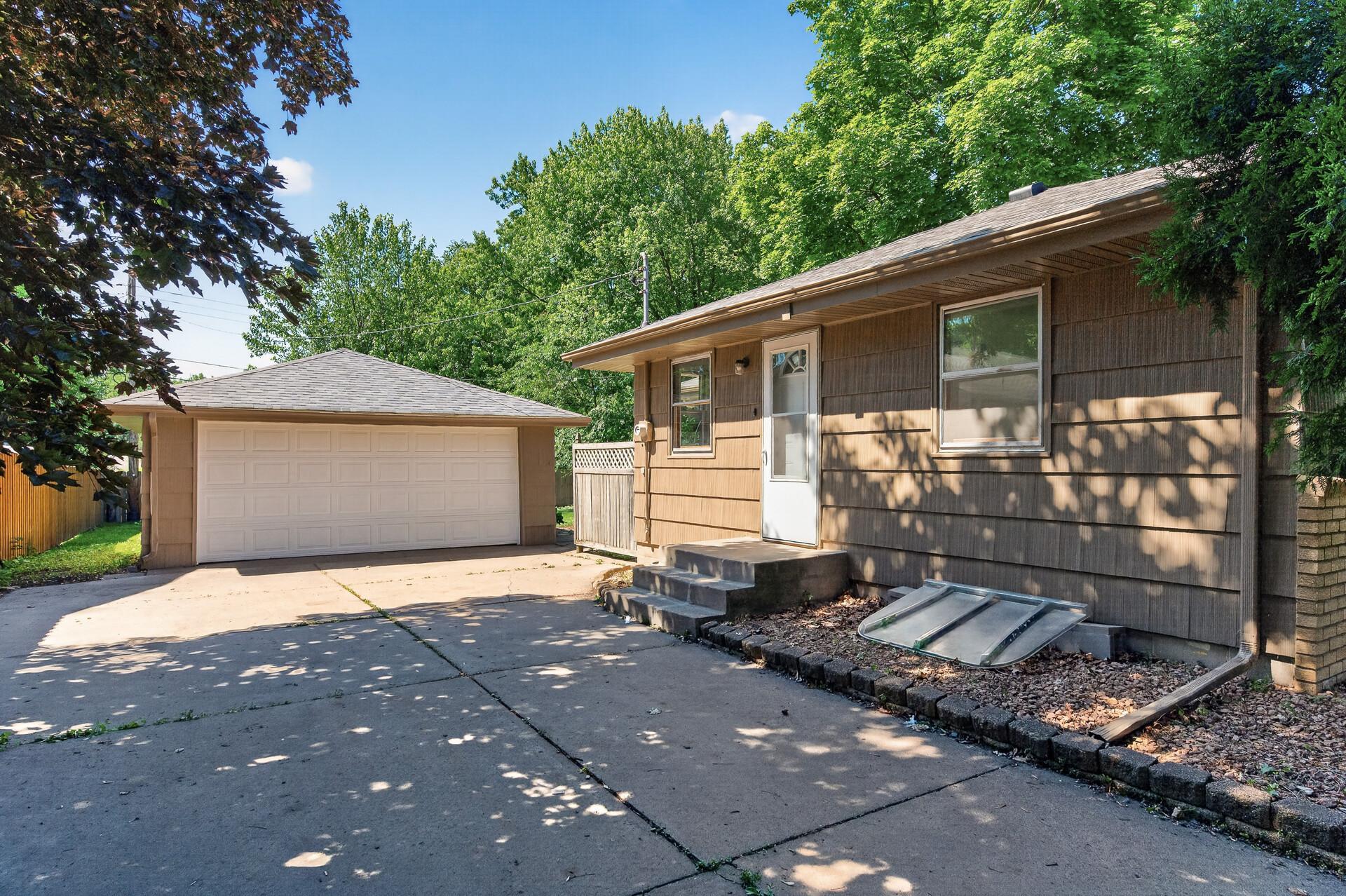1056 Glenhill Road Shoreview, MN 55126 - Photo 24 of 34