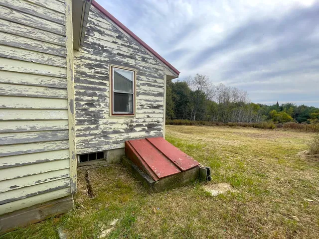 $185,000 | 2 Ready Point Road, Wiscasset, ME 04578