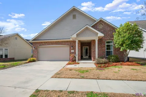 $310,000 | 7111 Village Charmant Drive, Unit 35, Baton Rouge, LA 70809