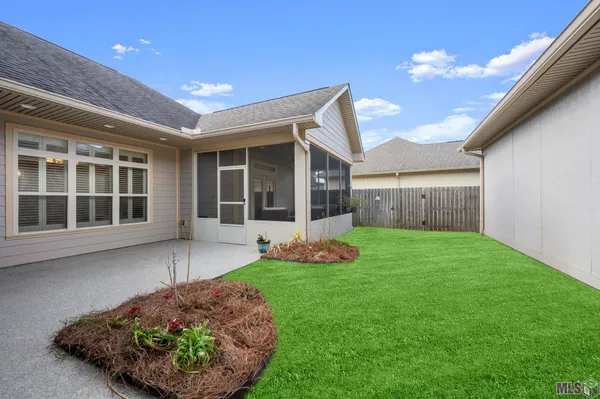 $310,000 | 7111 Village Charmant Drive, Unit 35, Baton Rouge, LA 70809