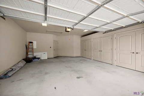 $299,000 | 7111 Village Charmant Drive, Unit 35, Baton Rouge, LA 70809